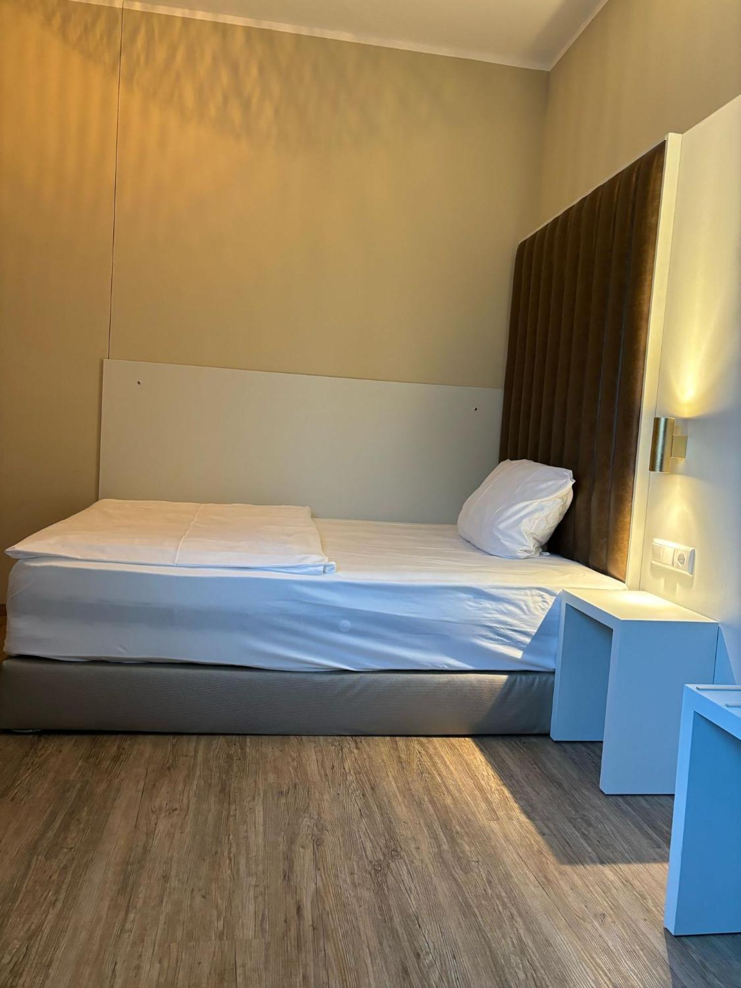 Hotel Athen Kelsterbach Frankfurt Airport מראה חיצוני תמונה
