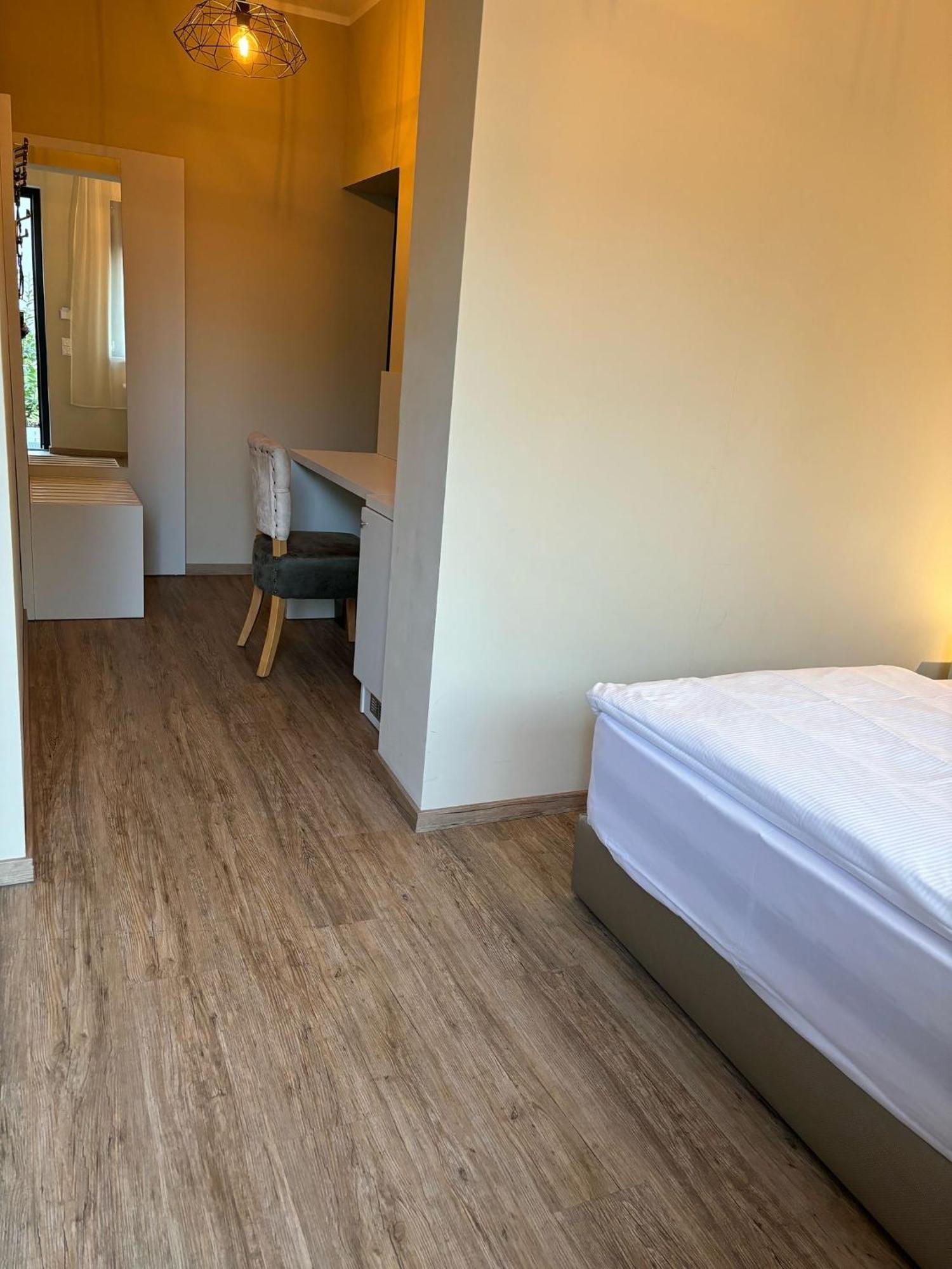 Hotel Athen Kelsterbach Frankfurt Airport מראה חיצוני תמונה
