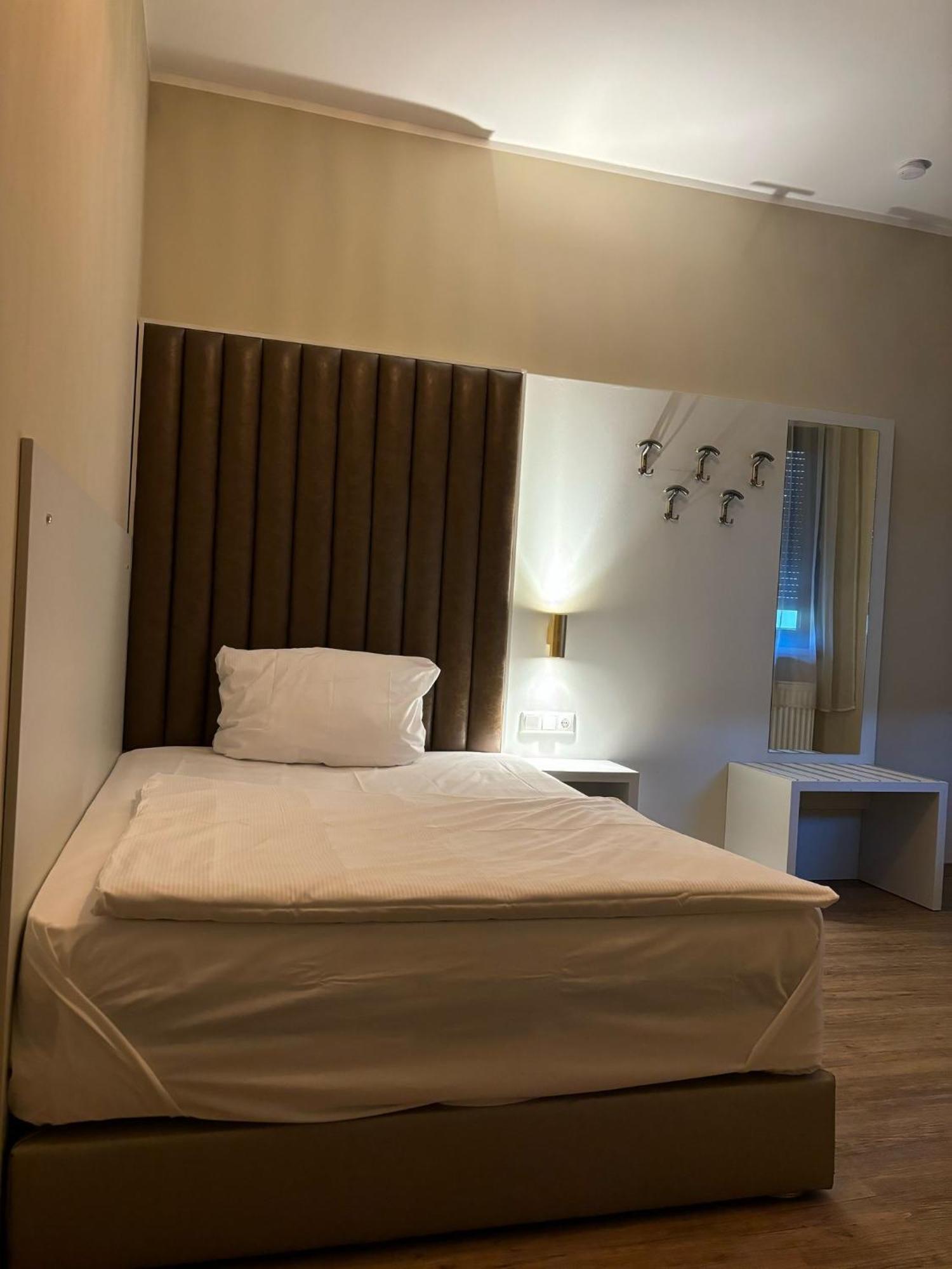 Hotel Athen Kelsterbach Frankfurt Airport מראה חיצוני תמונה